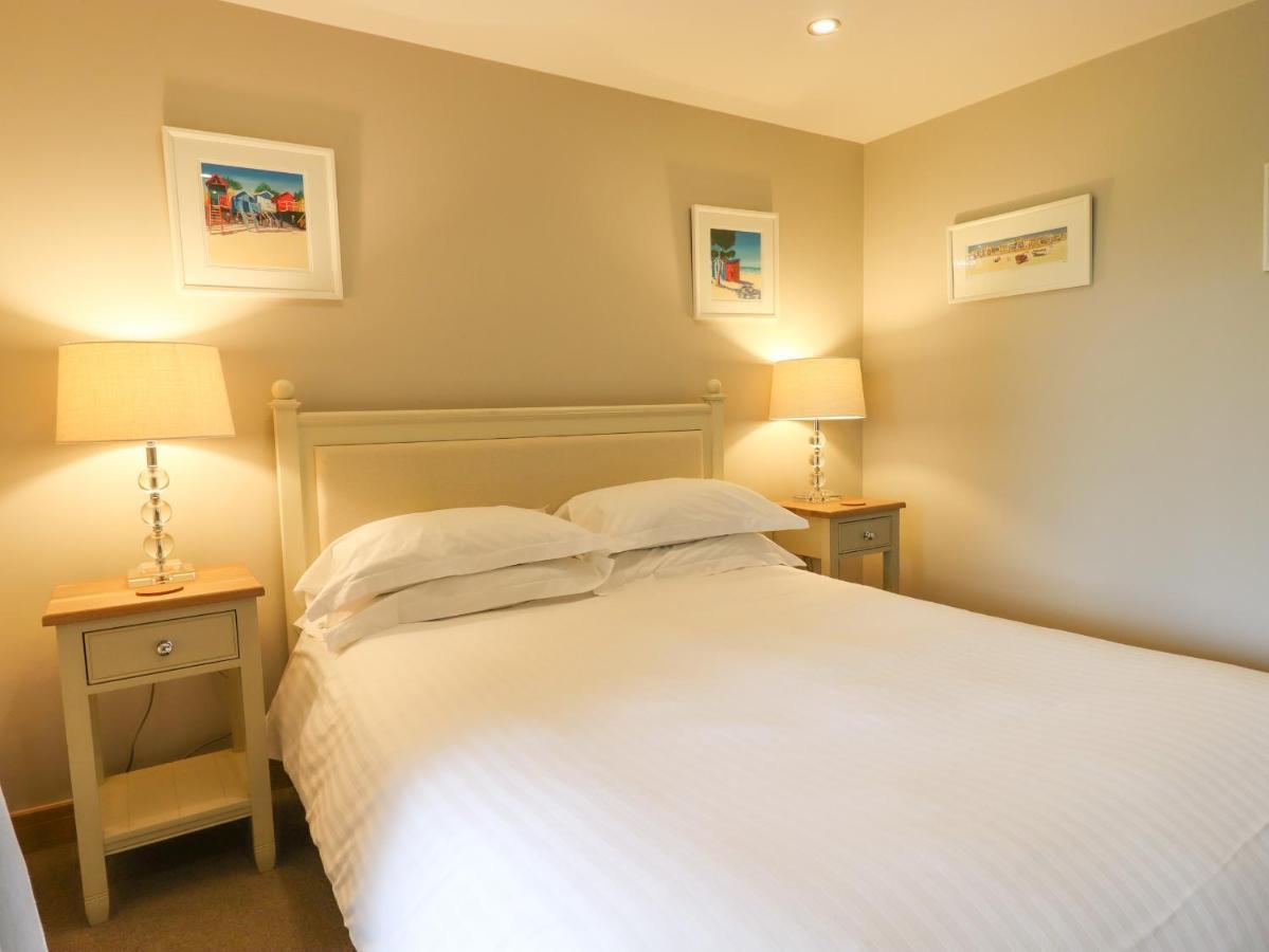 Swandown, 20 Poldon Villa Chard Dış mekan fotoğraf